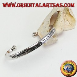 Steifes Armband in Silber mit balinesischen handgefertigten Gravierungen