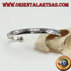 Silver bangle bracelet, with handmade tribal engravings