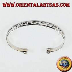 Silberarmband mit handgefertigten Stammesgravuren