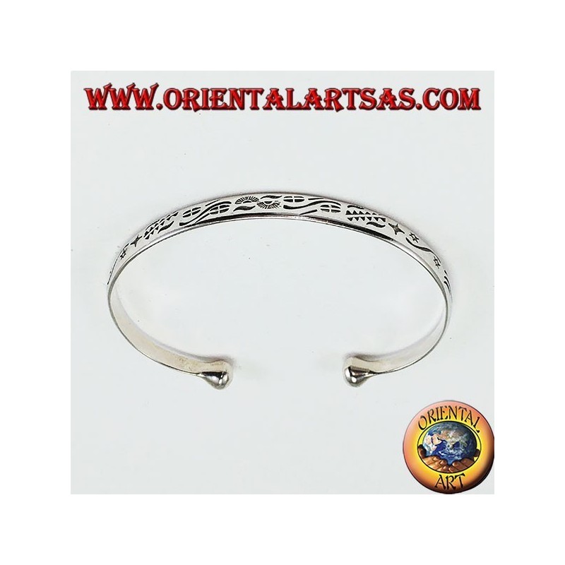 Silberarmband mit handgefertigten Stammesgravuren