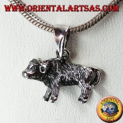 Pendentif en argent d'un buffle