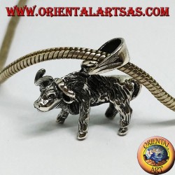 Colgante de plata de un búfalo