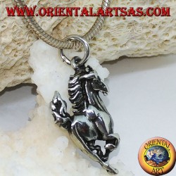 Pendentif en argent d'un cheval cabré
