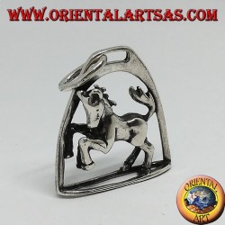Pendentif cheval en argent rampant sous la voûte
