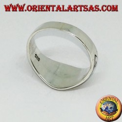 Anillo de plata con valknut de Odin y tejido celta en los lados.