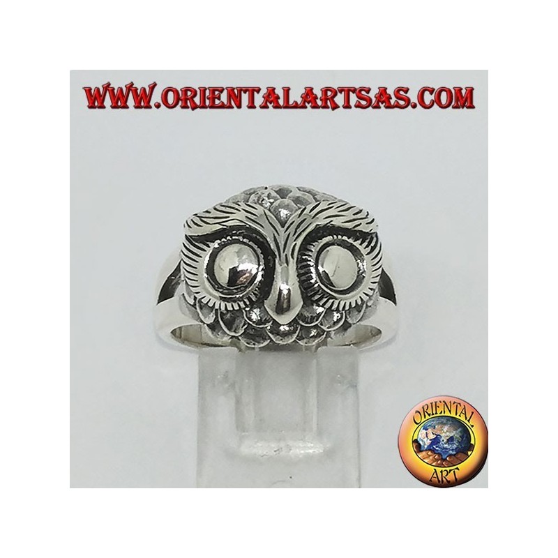 Anello in argento con testa di gufo ad occhi grandi