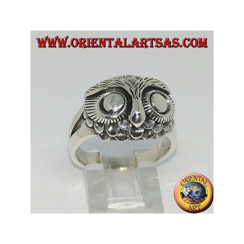 Anello in argento con testa di gufo ad occhi grandi