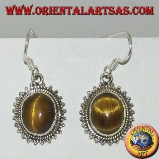 Boucles d'oreilles en argent avec oeil de tigre ovale entouré de points