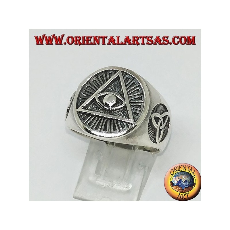 Anello in argento della piramide degli illuminati con nodo di tyrone sui lati