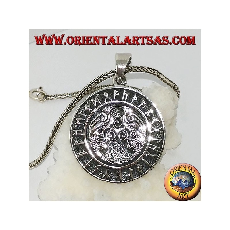 Pendentif en argent Huginn et Muninn (les corbeaux d'Odin) avec les runes autour