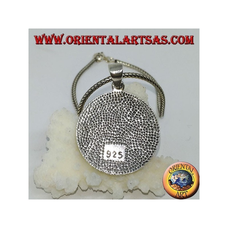 Colgante de plata Huginn y Muninn (los cuervos de Odin) con las runas alrededor