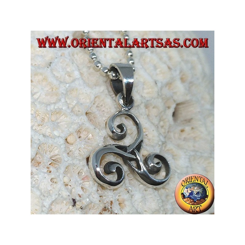 Colgante triskele de plata, triskell, triskelion con nudo tyrone en el centro