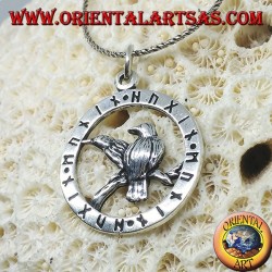 Pendentif en argent pour les corbeaux d'Odin Huginn et Muninn entourés de runes
