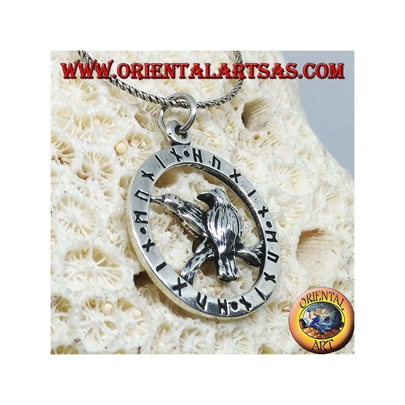 Pendentif en argent pour les corbeaux d'Odin Huginn et Muninn entourés de runes