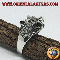 Silver ring, with a wolf's head that growls