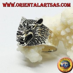 Silver ring, with a wolf's head that growls