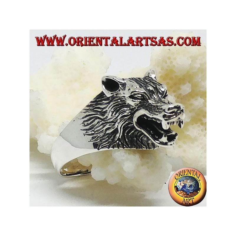Silver ring, with a wolf's head that growls