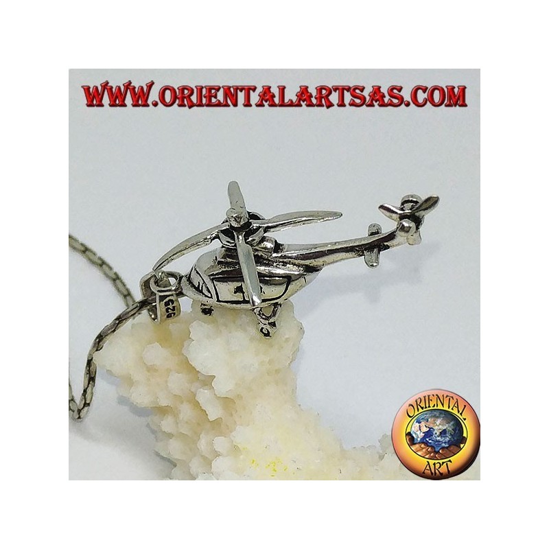 Colgante de plata de un helicóptero móvil.