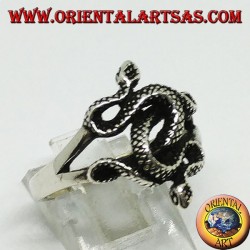 Anillo de plata con dos cobras retorcidas (medianas).