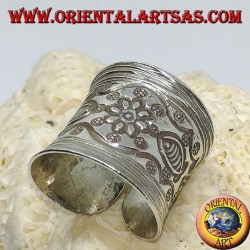 Silver band ring with flower and hand chiseled fish by the Karen