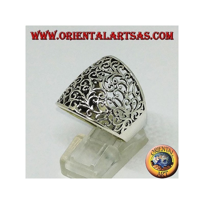 Silver ring with curved band with floral fretwork