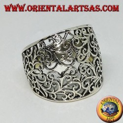 Silberring mit gebogenem Band mit floraler Laubsägearbeit