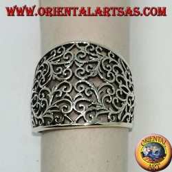 Silver ring with curved band with floral fretwork