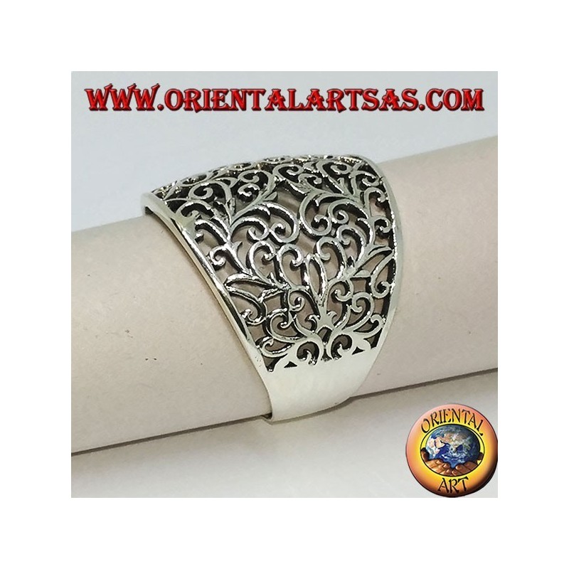 Silver ring with curved band with floral fretwork