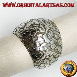 Convex ring in silver hammered with splinters handmade