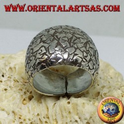 Convex ring in silver hammered with splinters handmade