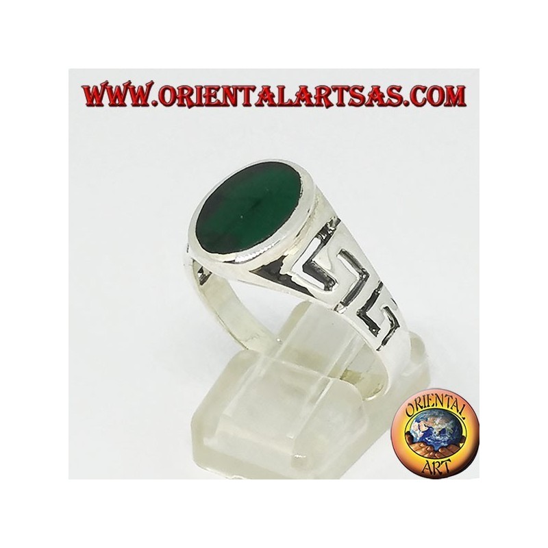 Bague en argent avec ed grec sculpté   agate verte ovale