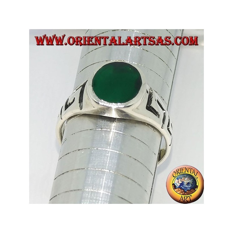 Bague en argent avec ed grec sculpté   agate verte ovale