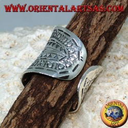 Bague concave en argent avec motifs géométriques