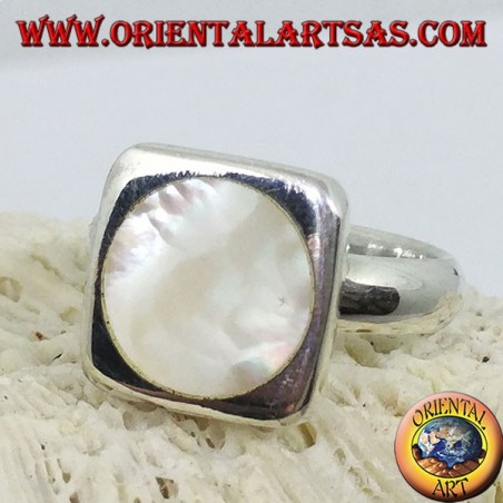 Square silver ring with round mother-of-pearl