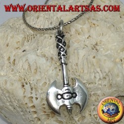 Colgante de plata, hacha vikinga doble.