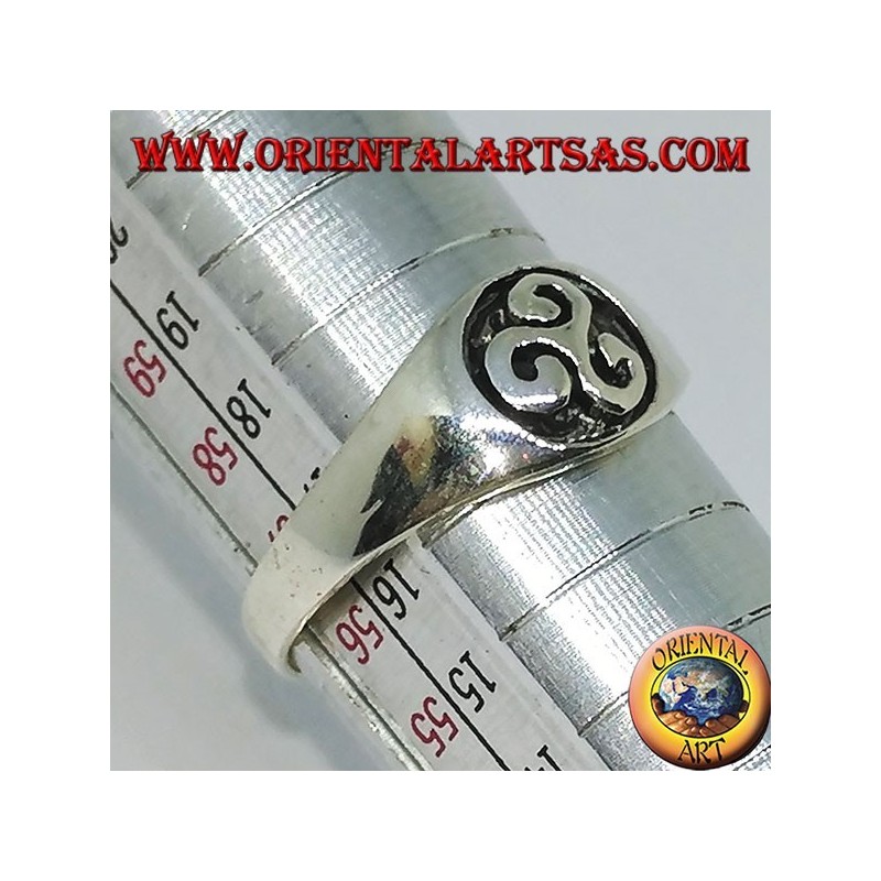 Anello in argento con triscele (sigillo piccolo)