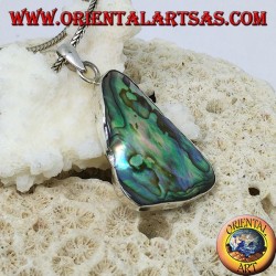 Colgante de plata con forma de triángulo irregular con caparazón de paua (abulón)