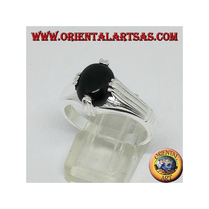 Anillo de plata con ónix entrelazado oval en cuatro puntos