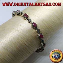 Bracelets en argent avec 12 rubis ovales serties de 4 mâchoires et de marcassite