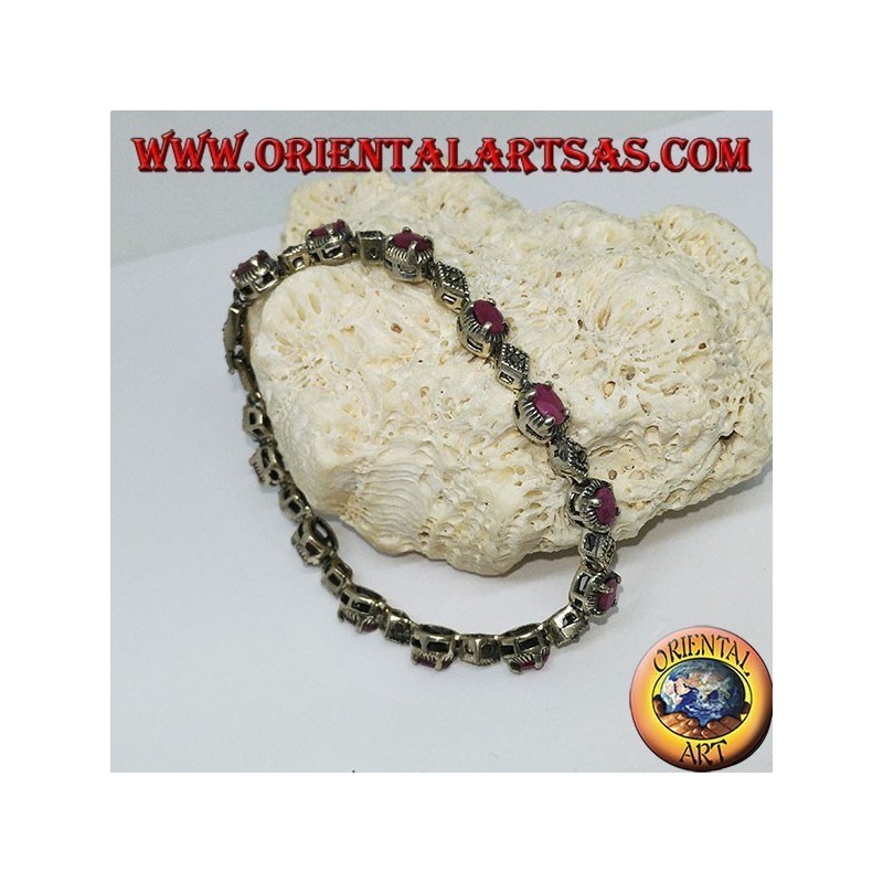 Bracelets en argent avec 12 rubis ovales serties de 4 mâchoires et de marcassite
