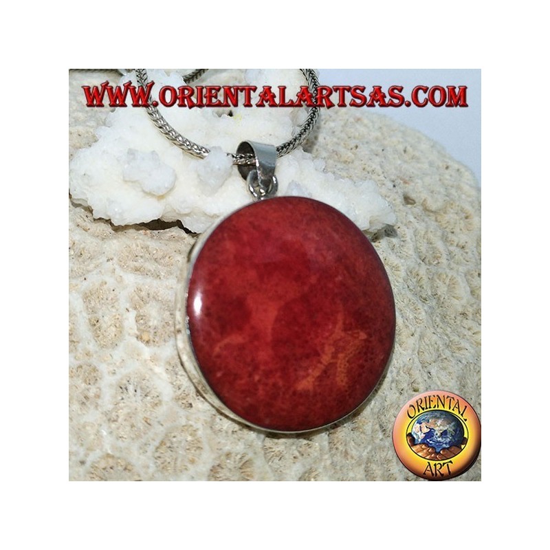Colgante de plata con un conjunto de coral redondo rojo.