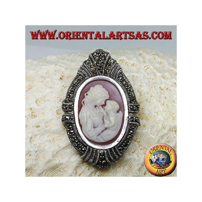 Broche et pendentif en argent avec une mère camée et un enfant entouré de marcassites