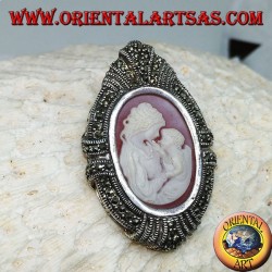 Broche et pendentif en argent avec une mère camée et un enfant entouré de marcassites