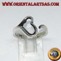 Anillo de plata calado corazón, símbolo del amor.