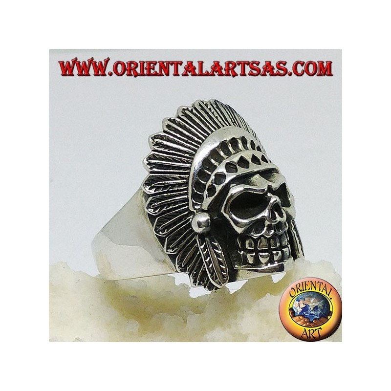 Anillo indio de plata con calavera