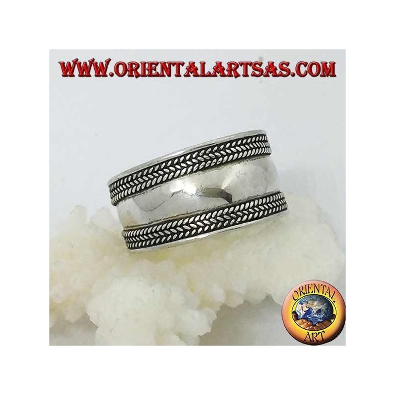 Anillo ancho de plata con trenzas en los bordes, Bali