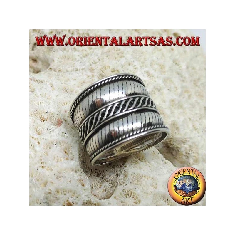 Wide band ring in silver with cross stripes, Bali