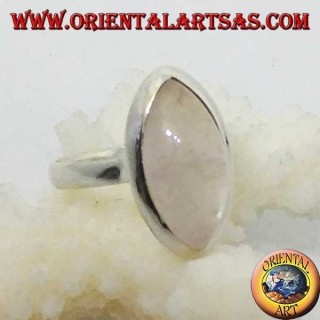 Bague en argent avec quartz rose taillé en navette