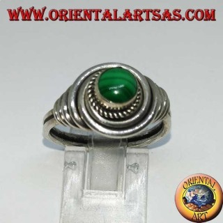 Silver ring flush with round malachite