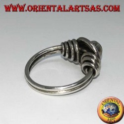 Silver ring flush with round malachite